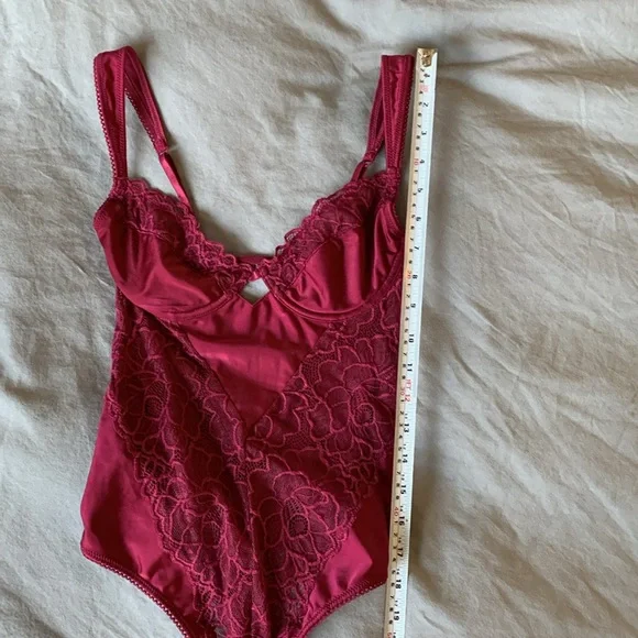 Out From Under by Urban Outfitters Burgundy Lace Thong Underwire Teddy - Picture 14 of 16